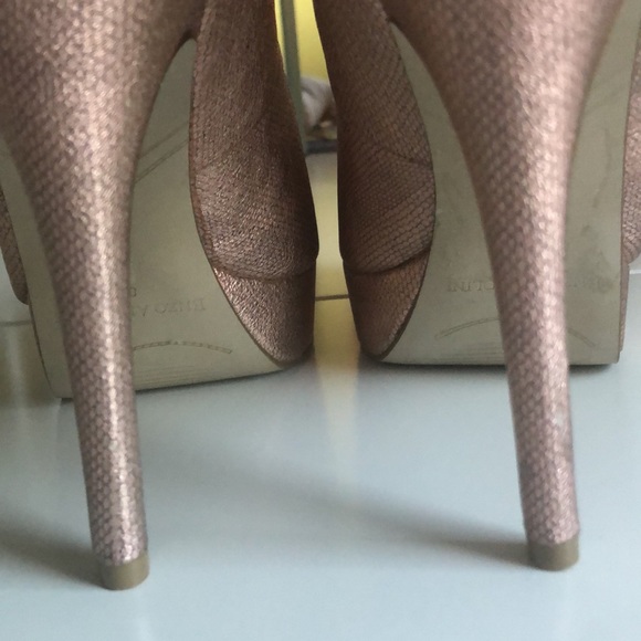 Rose Gold Enzo Angiolini pumps - Picture 3 of 7